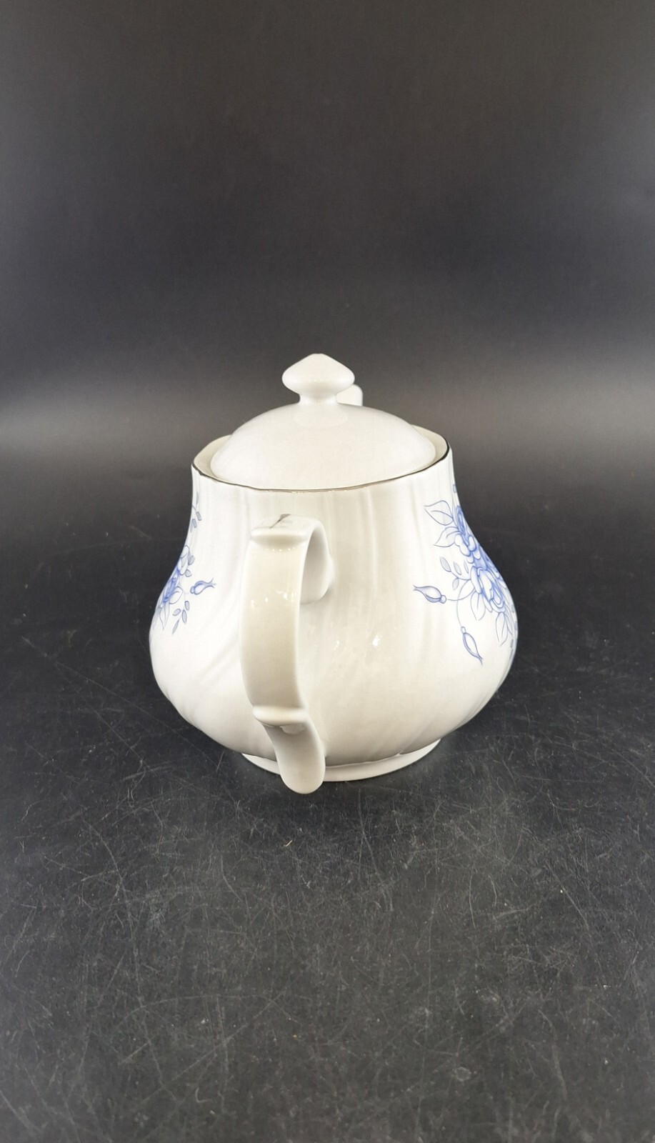 LYNNS Fine China White & Blue Roses Teapot Fluted Rim Platinum Trim Stylized 6″h