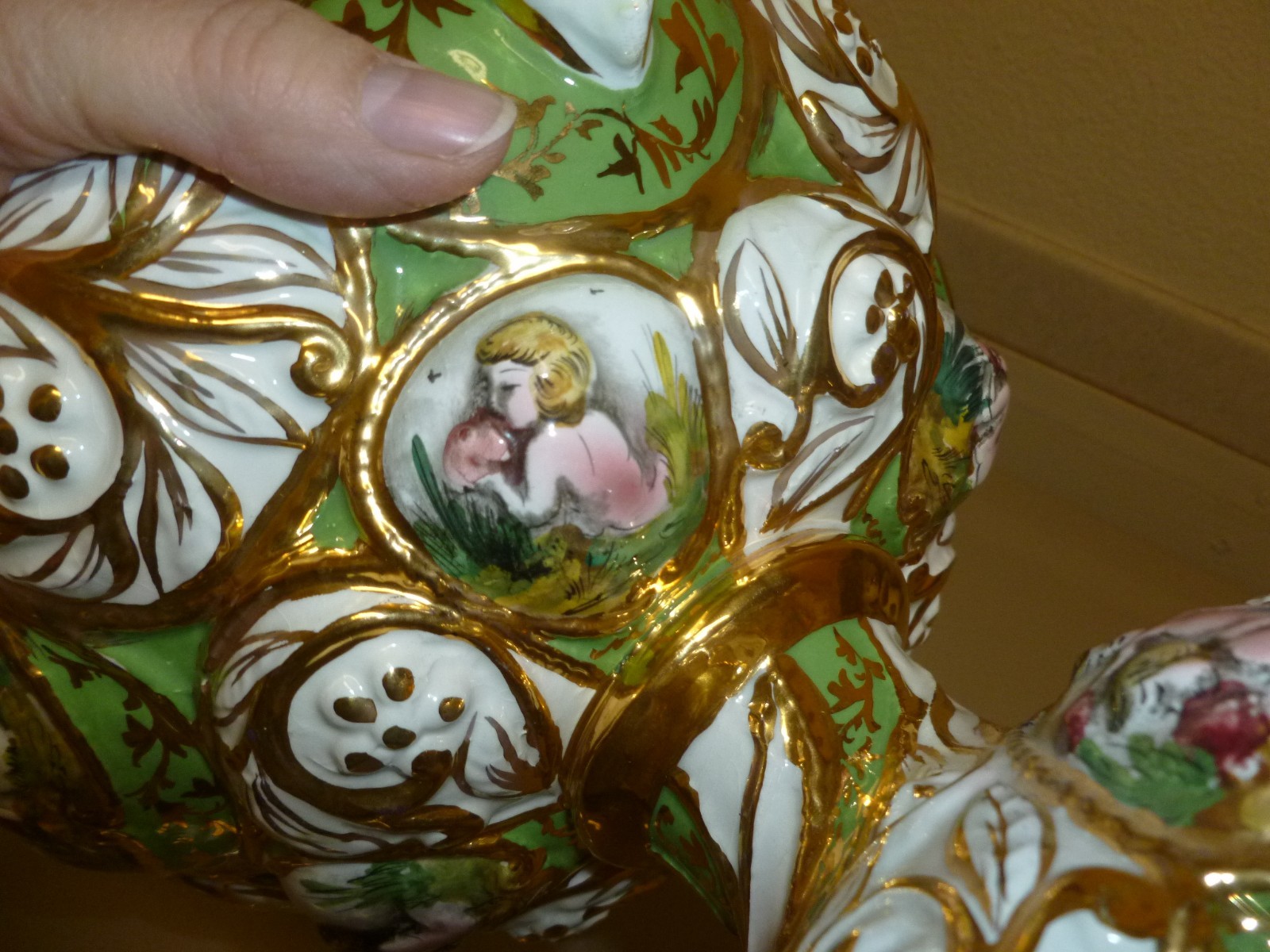 Vintage Handpainted Capodimonte Italy High Relief Bon Bon Dish w/ Cherubs