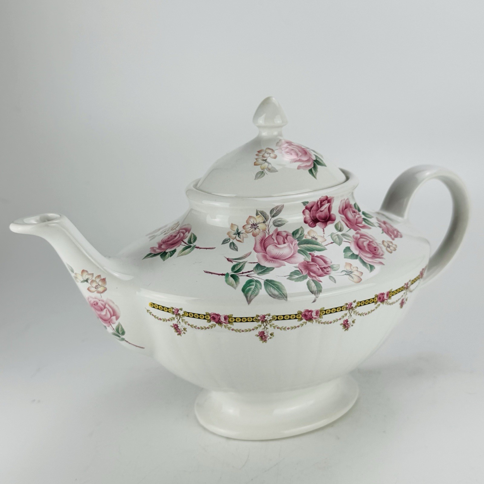 Vintage Arthur Wood & Son Teapot 6334 Pink Roses Staffordshire England 9.5””