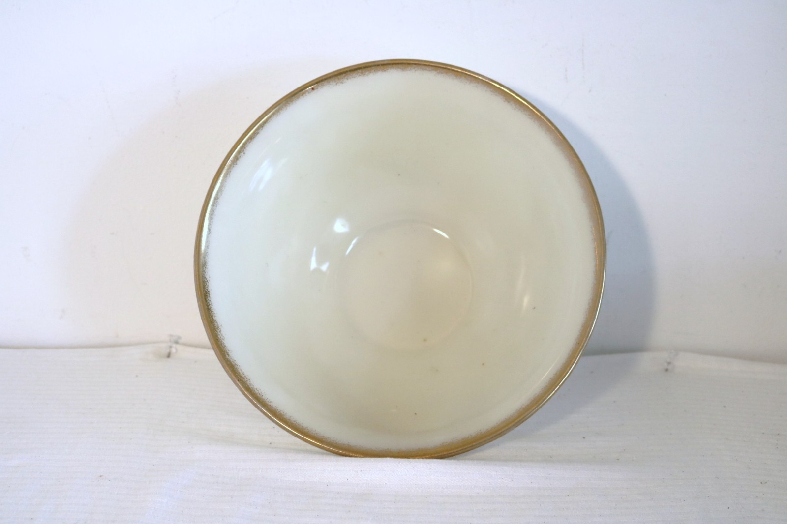 ANCHOR HOCKING SANDWICH IVORY GLASS GOLD TRIM USA 15-Piece Punch Bowl Set