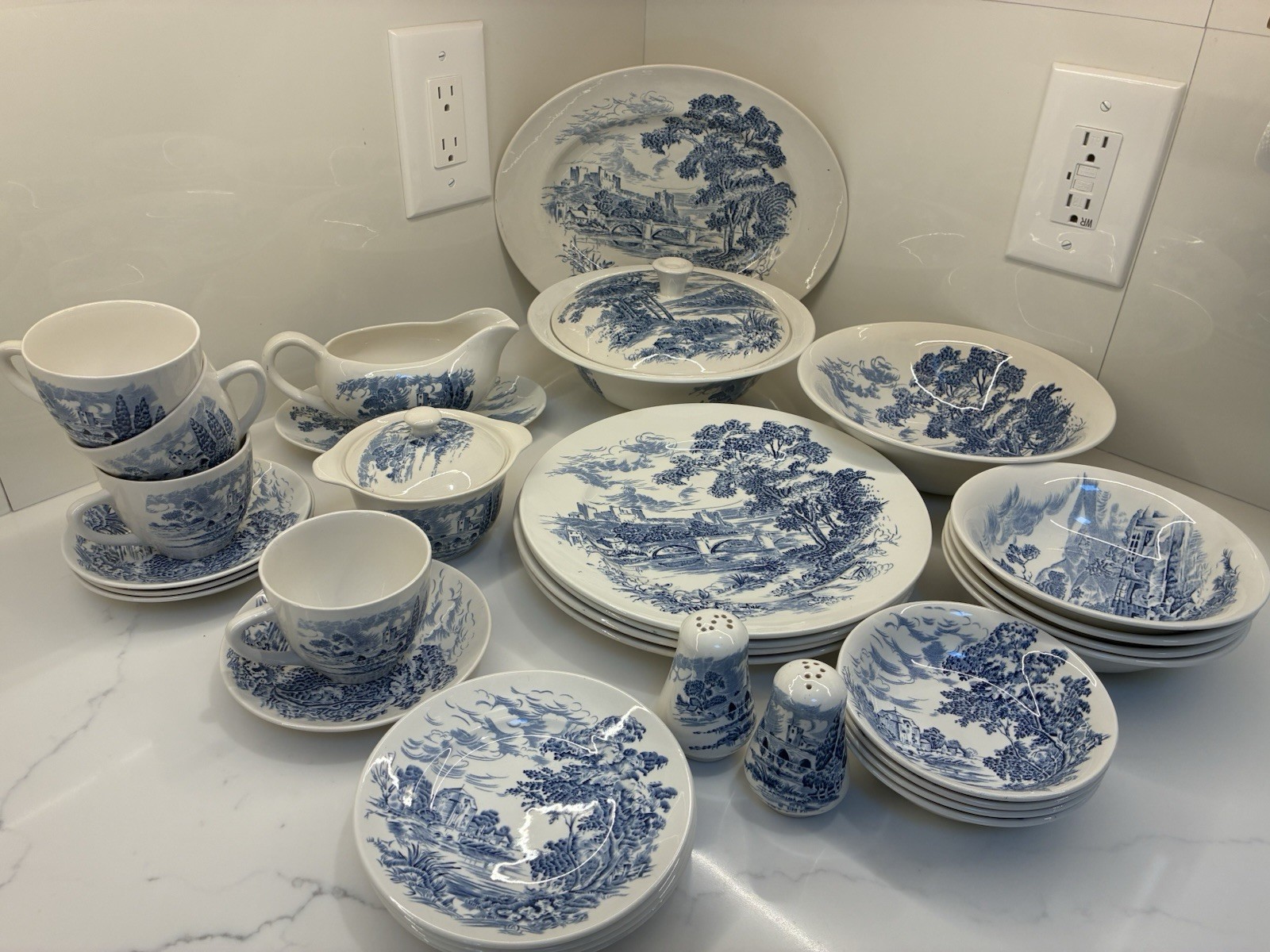 Perfect! ENOCH Wedgwood Countryside Blue Transferware 34 Pc Dinnerware Set for 4