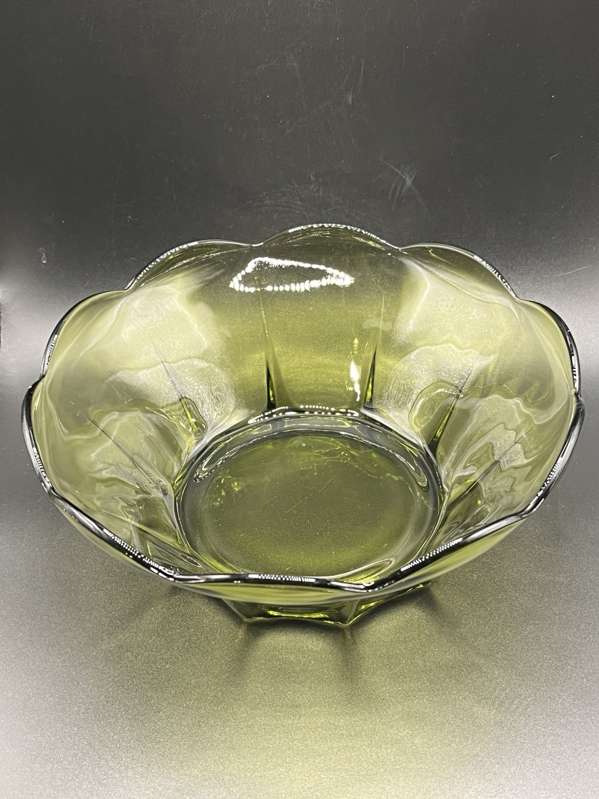 Anchor Hocking Avocado Olive Green Glass Bowl Scalloped Vintage MCM 8″ Diam