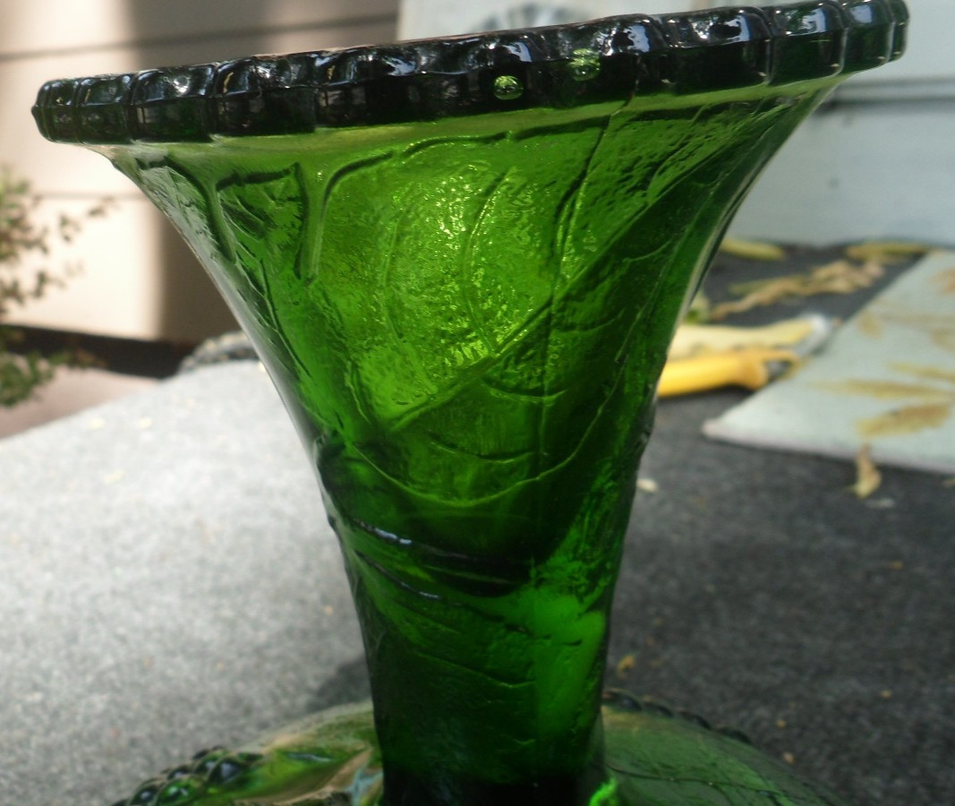 Fruit Bowl Vintage Pressed Glass Grape Compote Dark Green Ruffled Edge 8 Inch