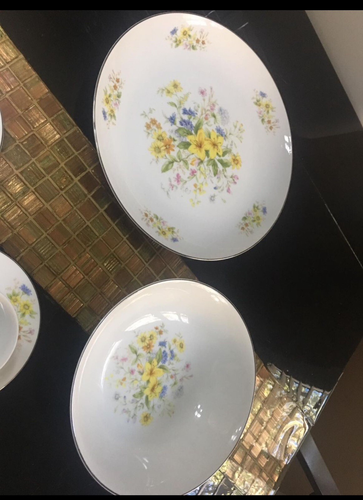 Vintage (1950) Gildhar Ltd Fine China Complete 8 Place Setting. Model #6199