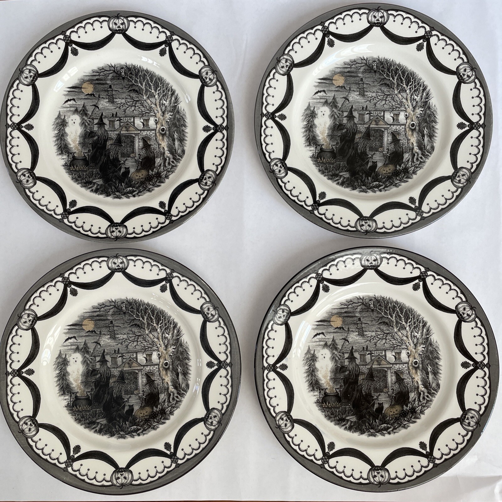 Royal Stafford Halloween Wicked Witches Coven Spell Cat Dinner Plates set 4 RARE