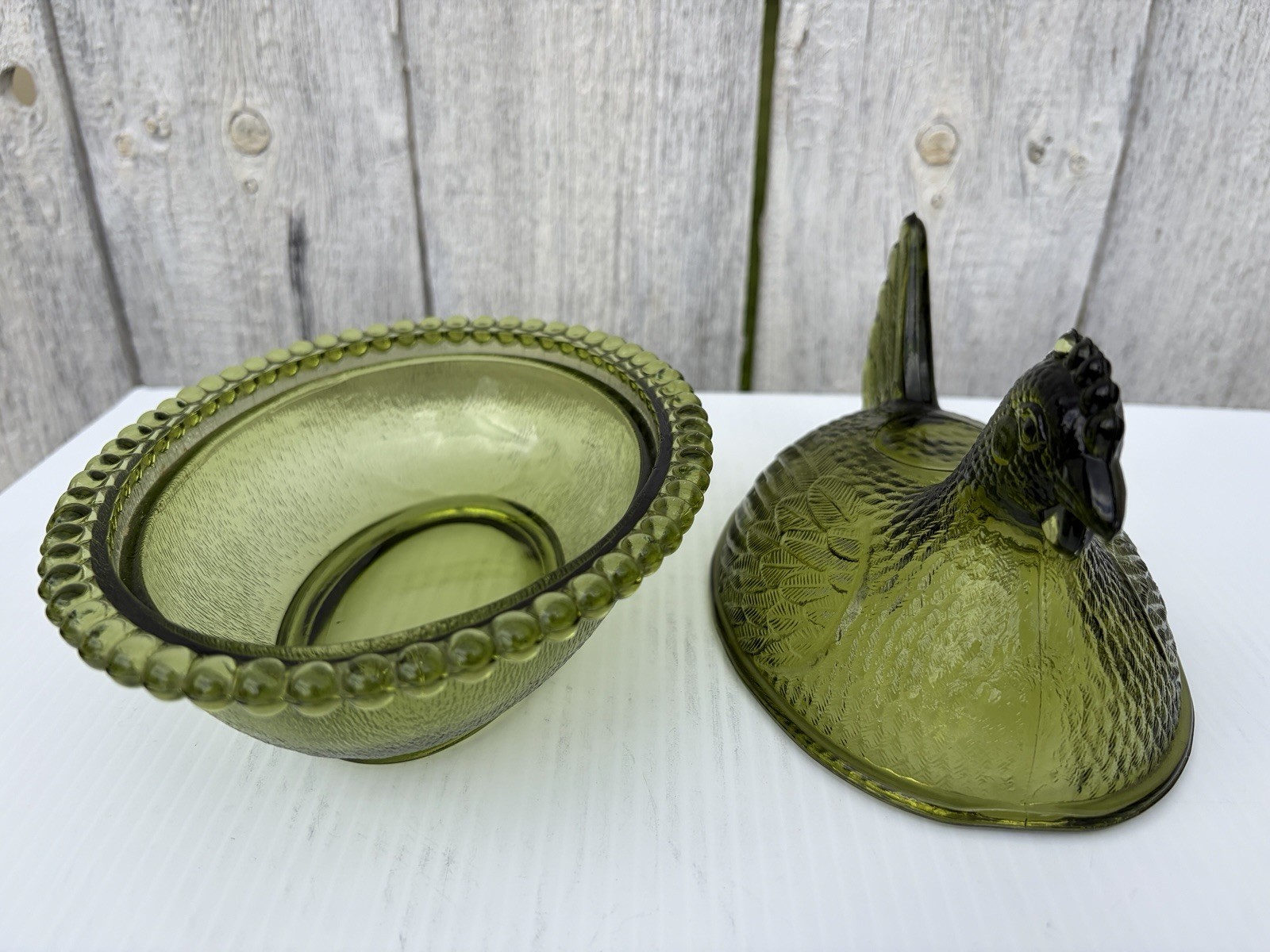Vintage Indiana Glass Green Pressed Glass Hen on Nest Bowl Beaded Rim HON *read*