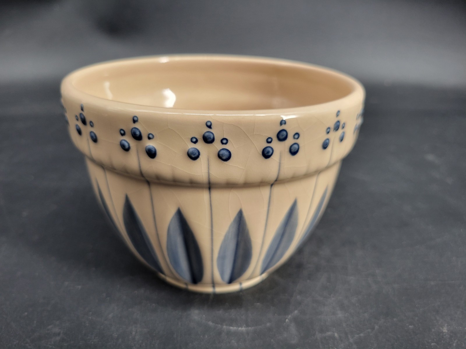 2001 Tender Heart Treasures Blue Tan Mixing Serving Bowl Floral Leaf Ceramic