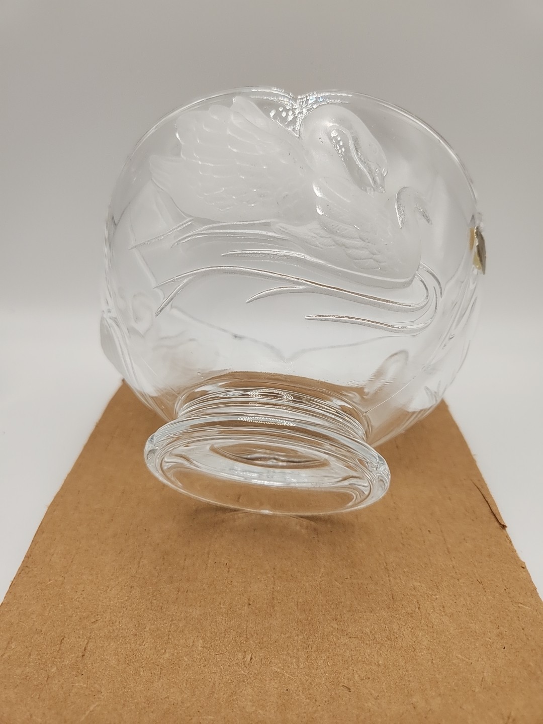 24% Lead Crystal Bowl With Embossed Frosted Swan Design Teleflora France