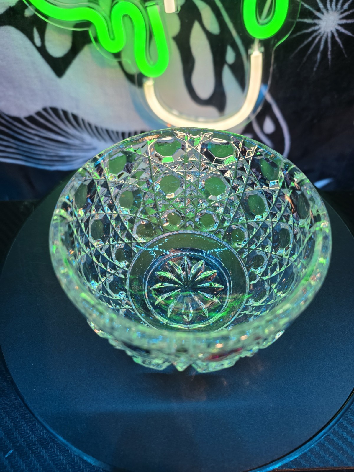 Godinger “Hershey’s Kiss” Pressed Glass Diamond Pattern Candy Dish With Lid 6″
