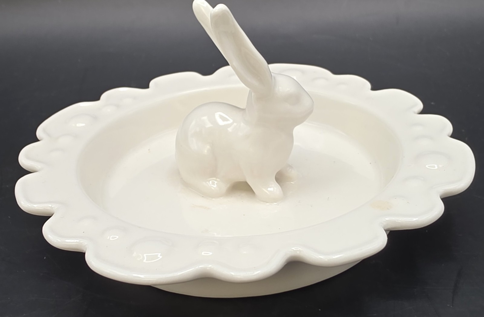 VTG White Ceramic Bunny Ring Dish Trinket Tray Easter Scalloped Edge Decor