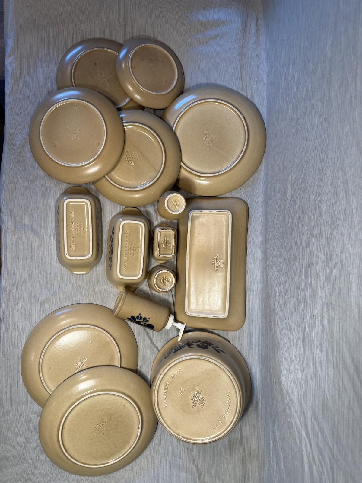 Pfaltzgraff Folk Art Stoneware Lot Loaf Pan Basket Tray Bud Vase Plates 12pc