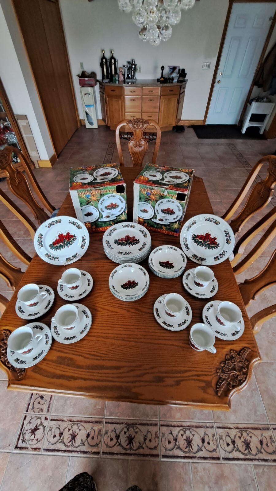 GEI Vintage Beautiful Christmas Candle Pattern 31 Piece Dinnerware Grouping