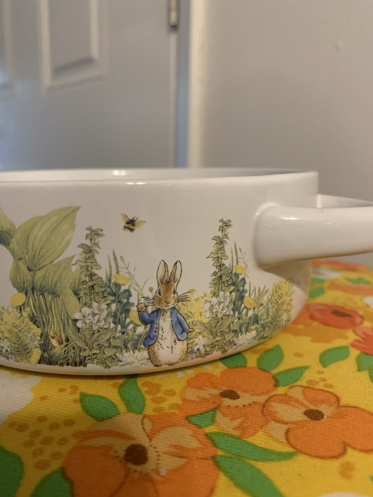 Beatrix Potter Peter Rabbit Round Ceramic Covered Casserole Dish w/ Lid, 400°F