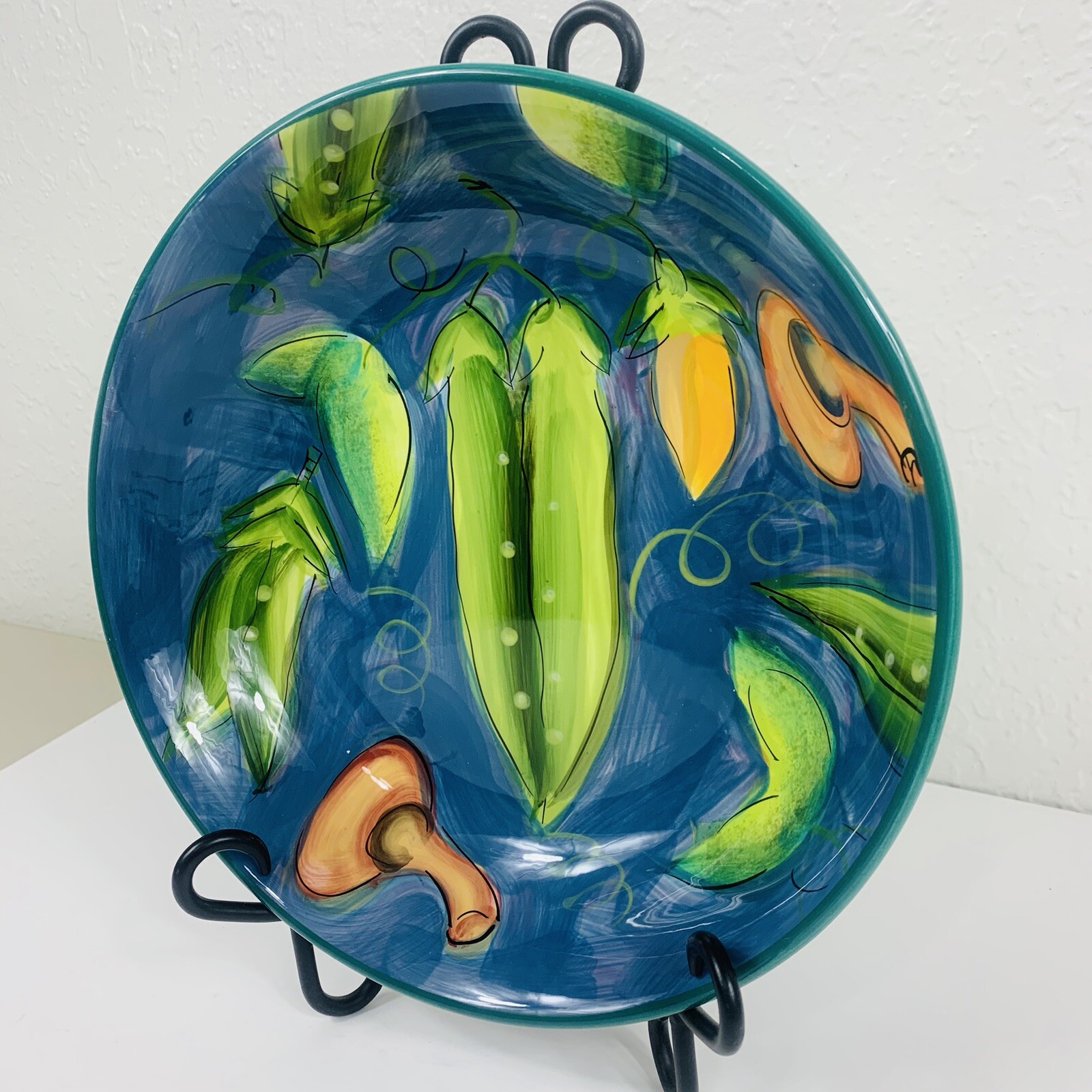 Linda Montgomery 9.5″ Salad Bowl Provence Certified International Snap Peas Pods