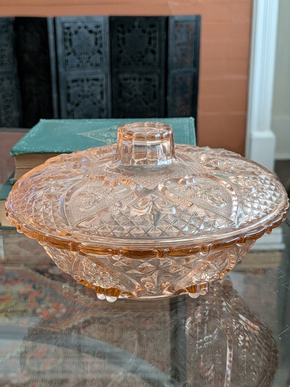 Vtg Pink Heart Art Dainty Pressed Glass Candy Dish Kig Malaysia Covered Bowl