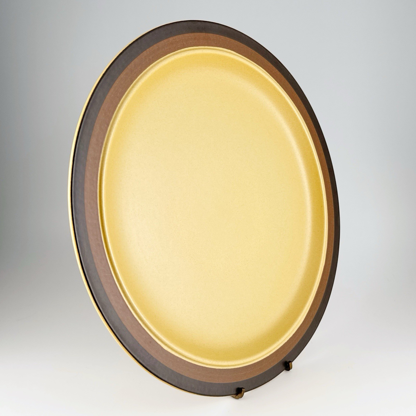 Kasuga Showa Stoneware Charger Serving Plate Arrow Springs Yellow Zuni Maize Vtg
