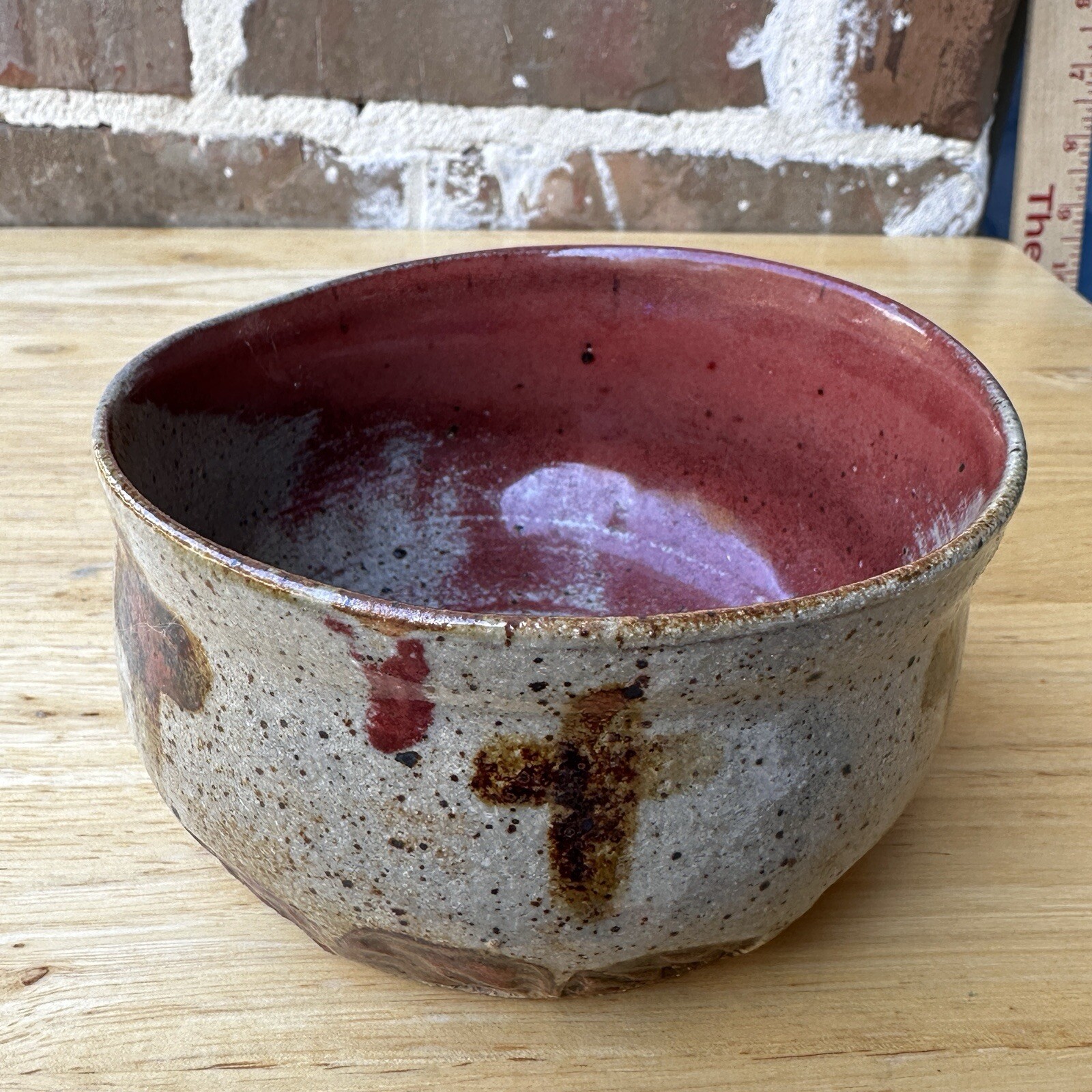 Empty Bowls Art Pottery Bowl 4.5×2.75 Inch Red Beige Cross Motif Speckled Signed