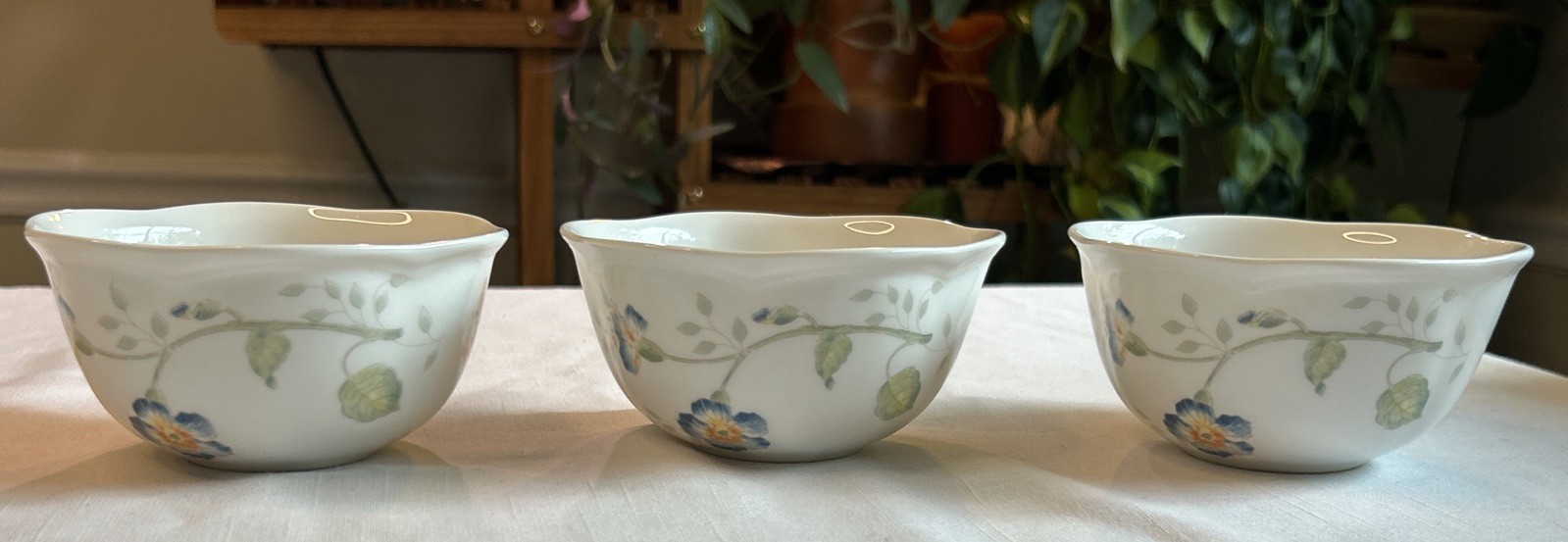 Set of (3) Lenox Butterfly Meadow 4 5/8″ Dessert Bowls Blue Flower – Great –