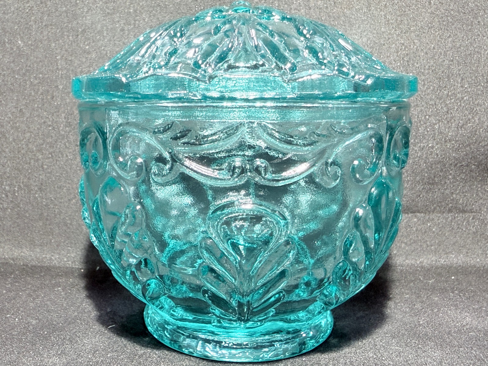 Teal Green Vaseline Uranium glass covered candy dish coffee sugar jar powder box