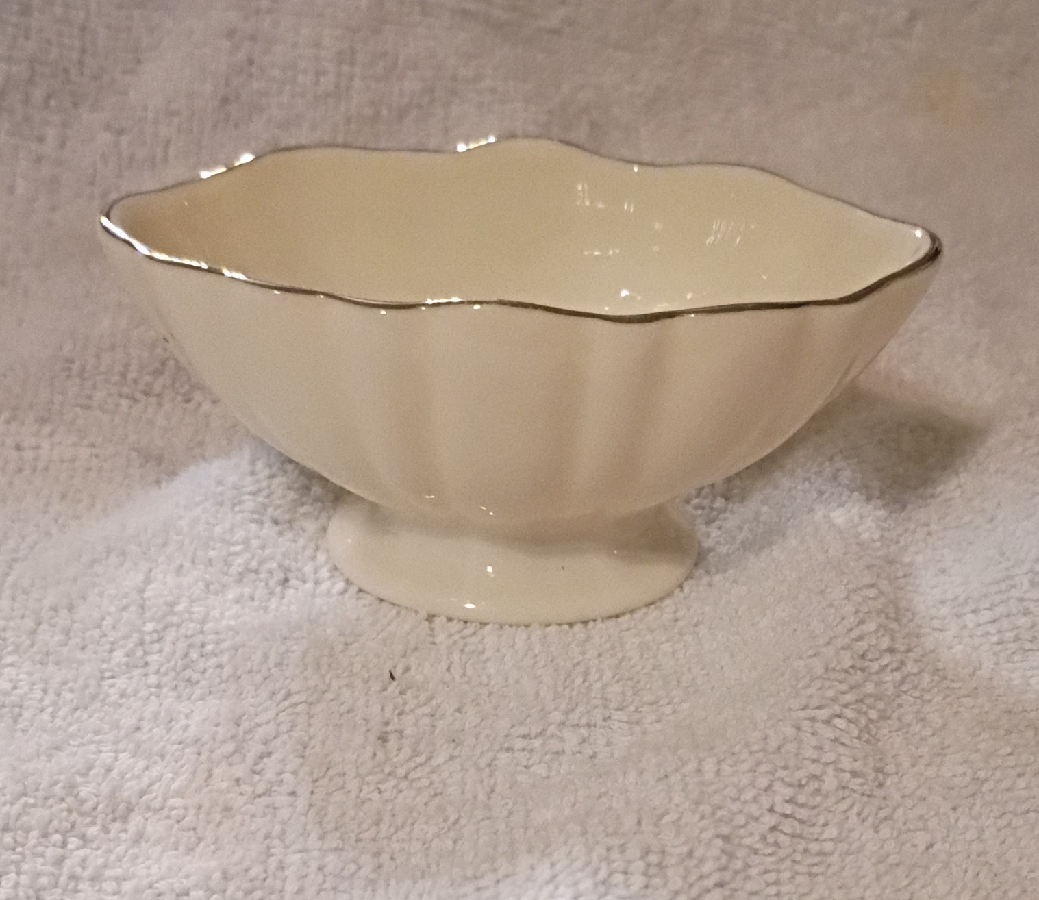 Lenox Ivory Scalloped Rim Pedestal Bowl Dish with Silver Trim, Glossy Ceramic