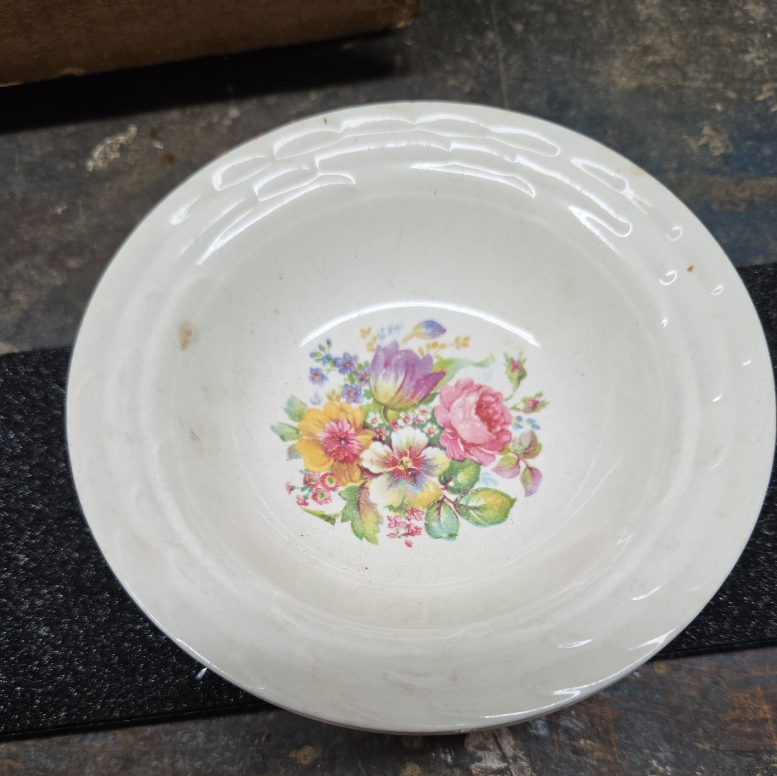 Vintag floral pattern 5” Saucers 5-piece set pre-owned