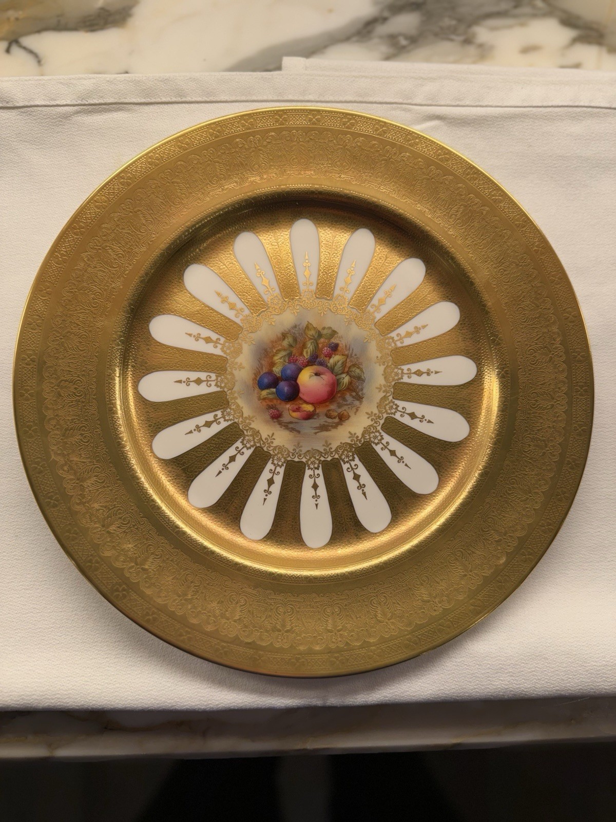 Vintage Aynsley Orchard Gold Bone China Dinner Plate Gold Encrusted 10.25″