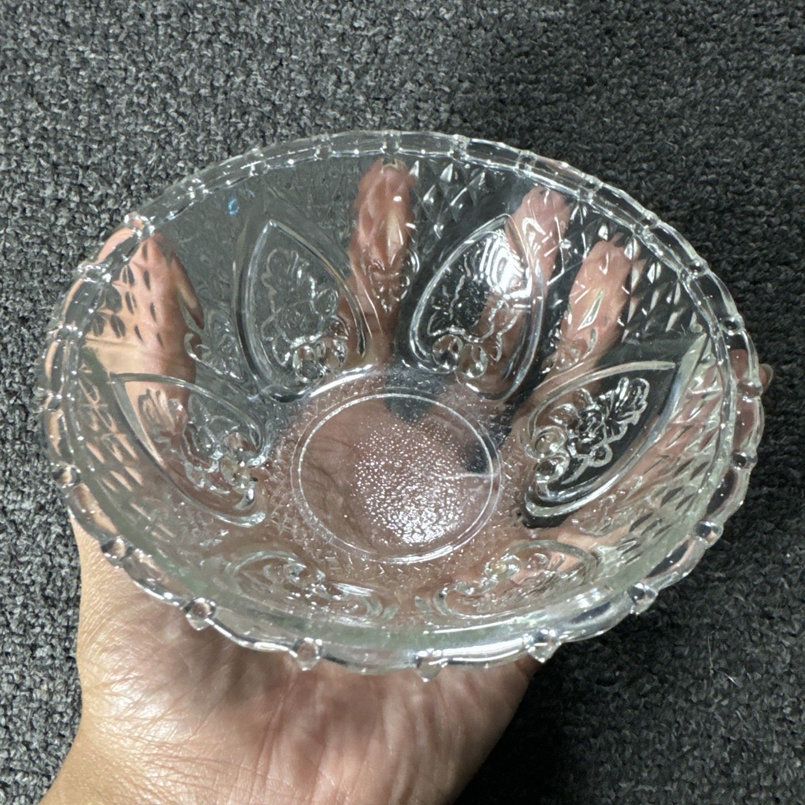 FLEUR DE LIS AND HEART GLASS BOWL 7 INCH ROUND 2 INCH DEEP