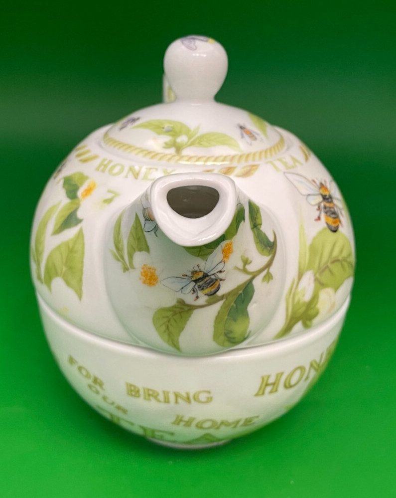 Cardew Tea for One Tea & Honey Busy Bees TGUY Designed in England Ceramic