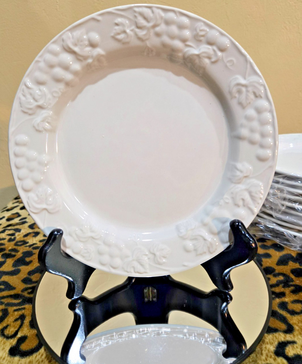 Sonoma Stoneware 1990 Fruit Pattern Heritage Mint 7.5 Plate Salad Dessert plate