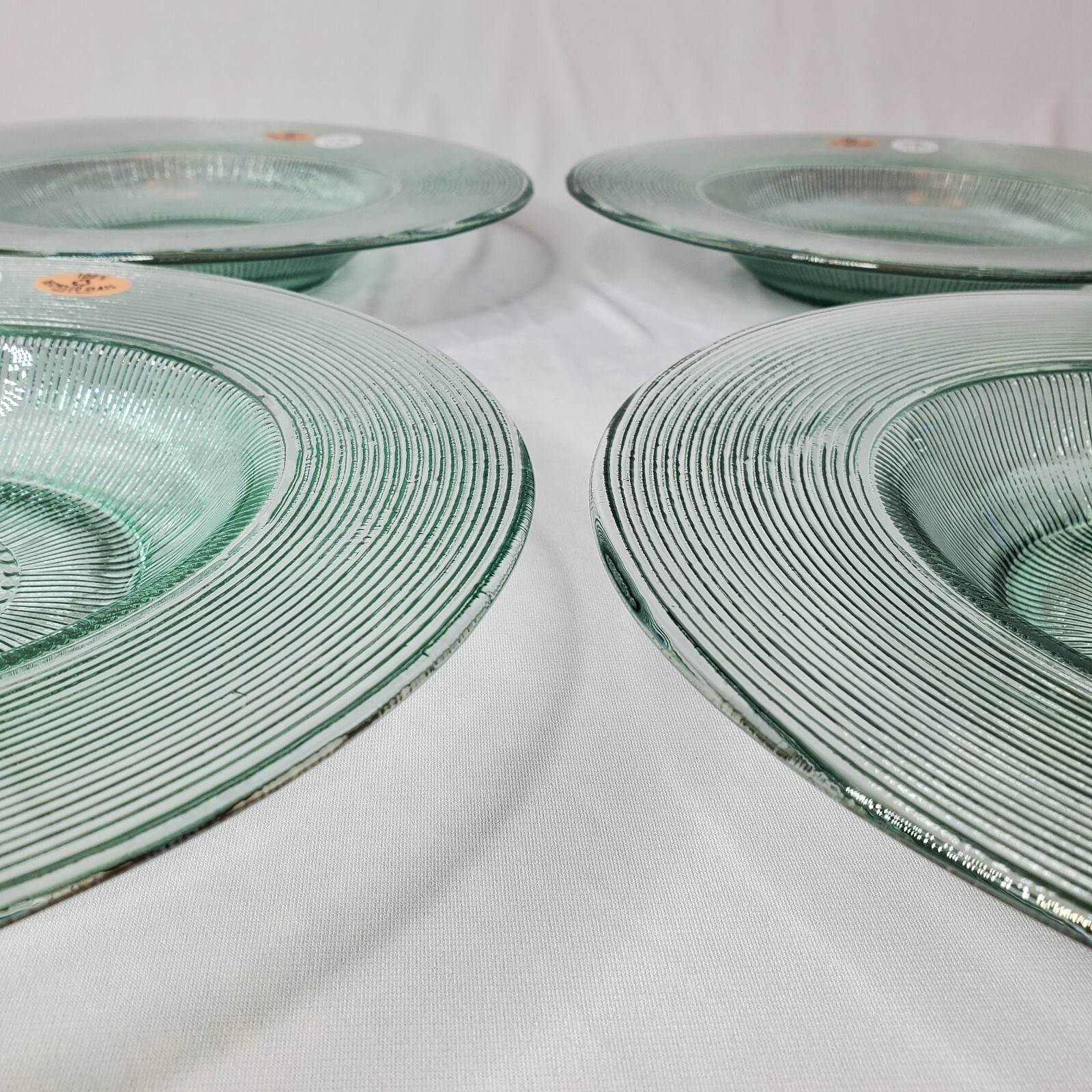 4 Recycled Spanish Glass Dinner Plates 10″ Set Wide Rim Clear Green Textured NOS