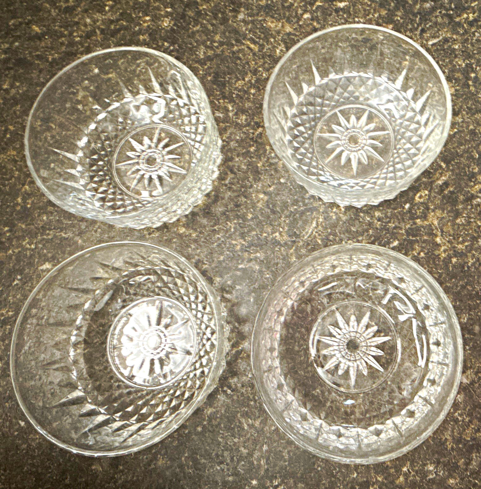 Unmarked Clear Pressed Glass Starburst Pattern Round Dessert Bowls Set of 4