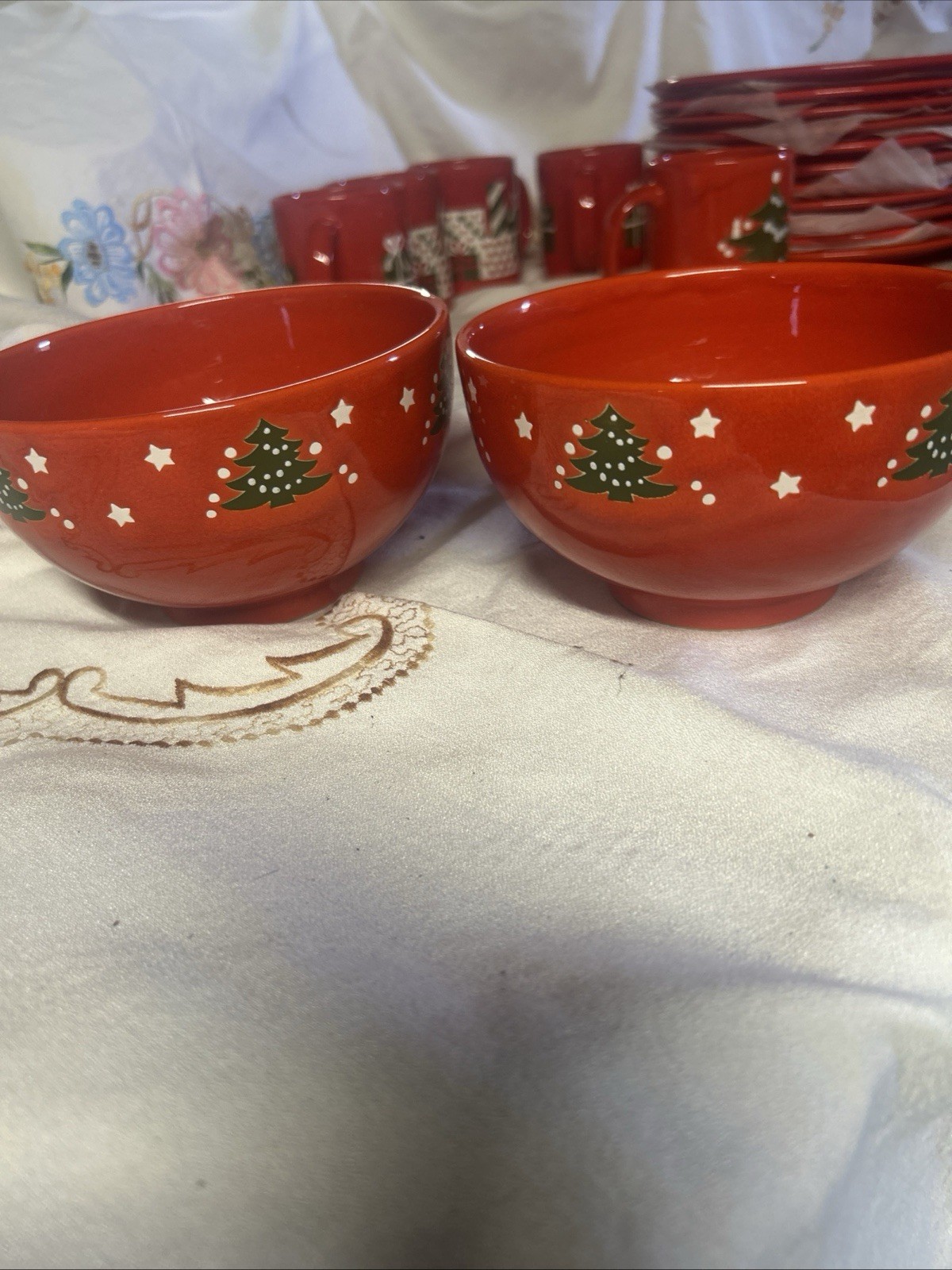 Waechtersbach CHRISTMAS TREE PATT., (8) Salad Plates 7.75″, (2) Bowls