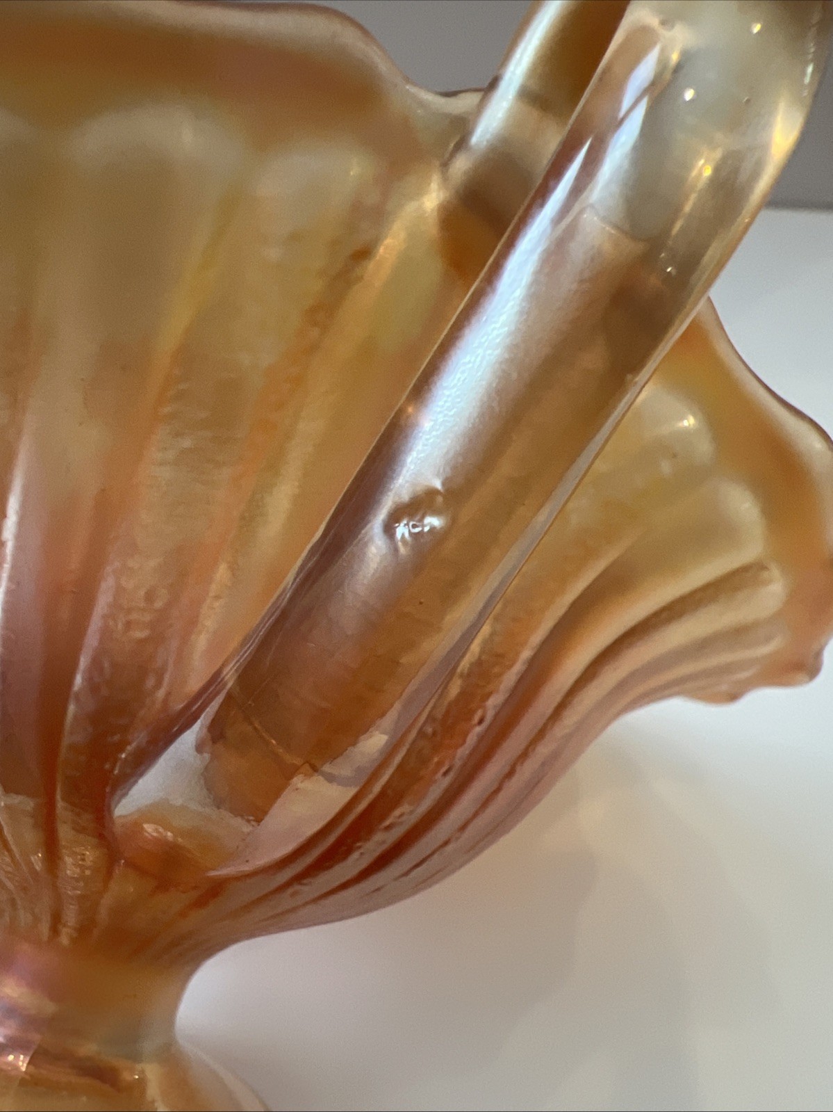 Antique Imperial Marigold Carnival Glass Stippled Rays Bowl UV Reactive 5.75″