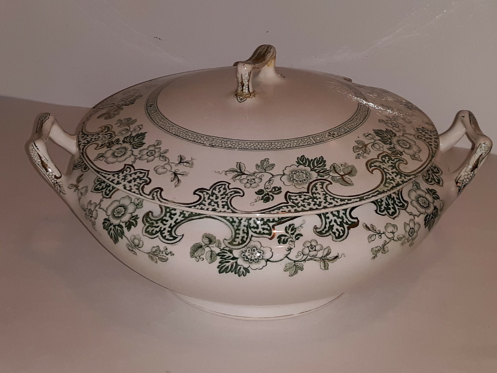 J & G Meakin YOKOHAMA CASSEROLE DISH w/LID, Handles and Spoon Opening ENGLAND