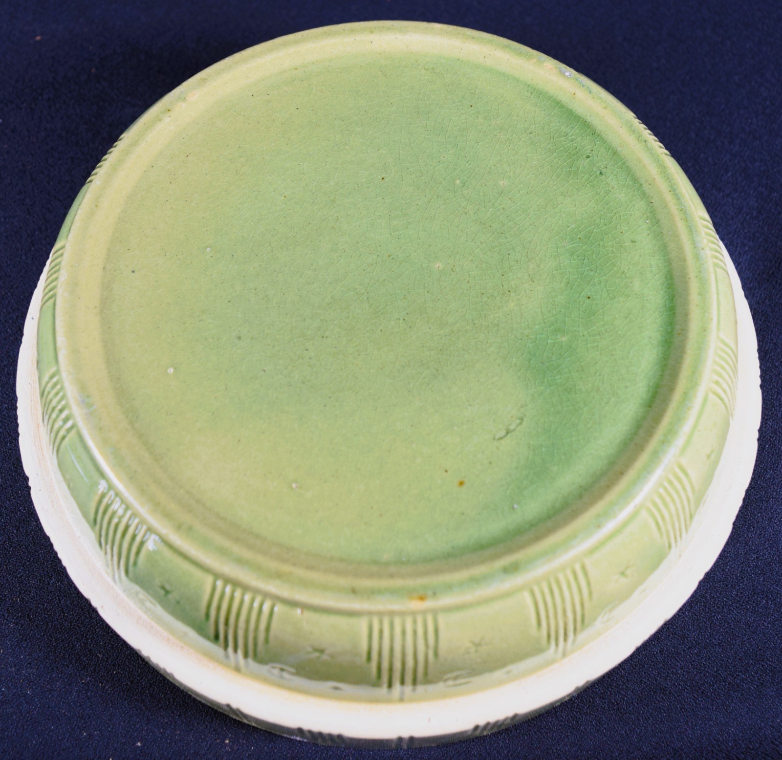 Vintage Watt Pottery Moon & Stars 8 3/4″ Green Proofing or Serving Pottery Bowl