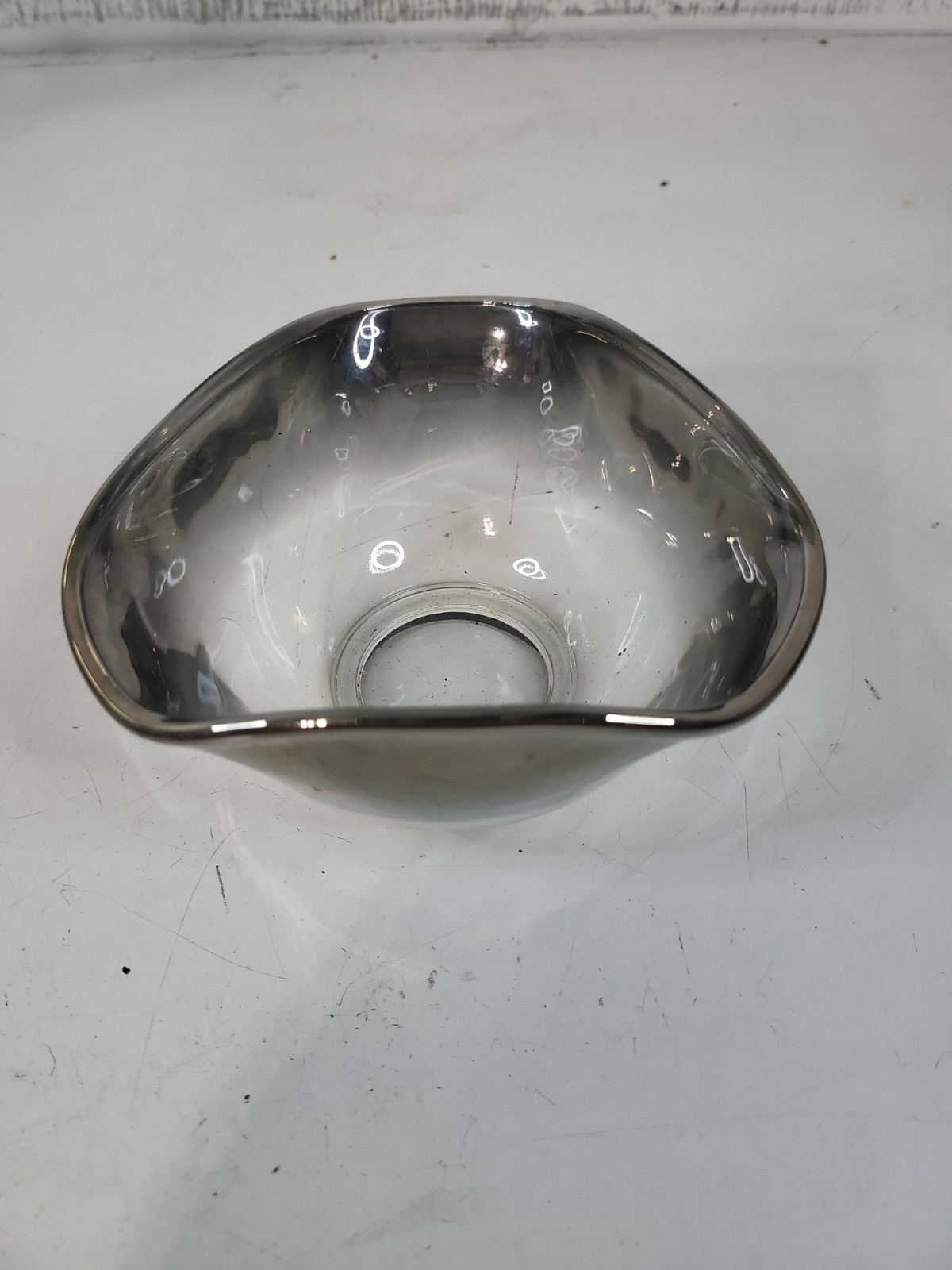 Vintage Dorothy Thorpe 5″ Silver Fade Glass Triangle Pinched Side Bowl