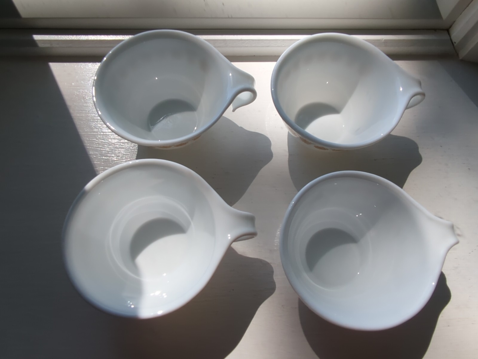 Vintage 8pc Set CORELLE BUTTERFLY GOLD Hook Handle Coffee Tea Cups with Saucers