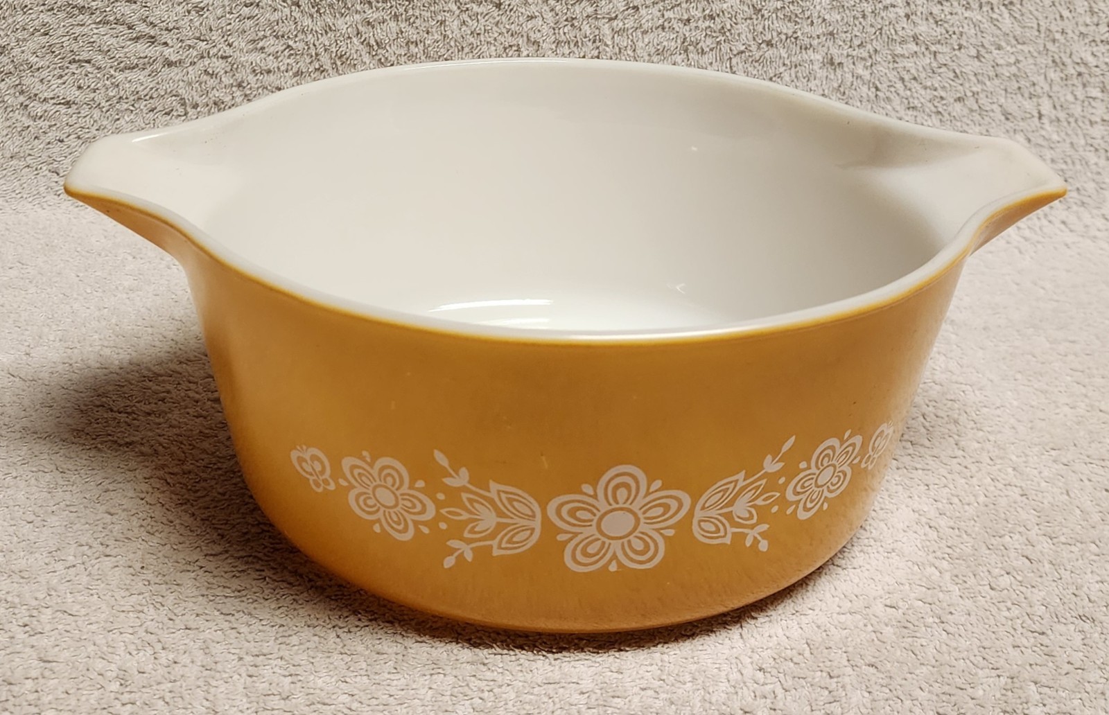 Pyrex Vintage Butterfly Gold 2.5 Quart Casserole Dish No Lid 475-B