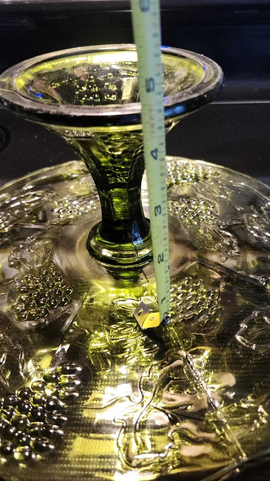 Vintage 11.5″ Indiana Glass Green Pedestal Stand Cake Dish Grapes & Leaves.