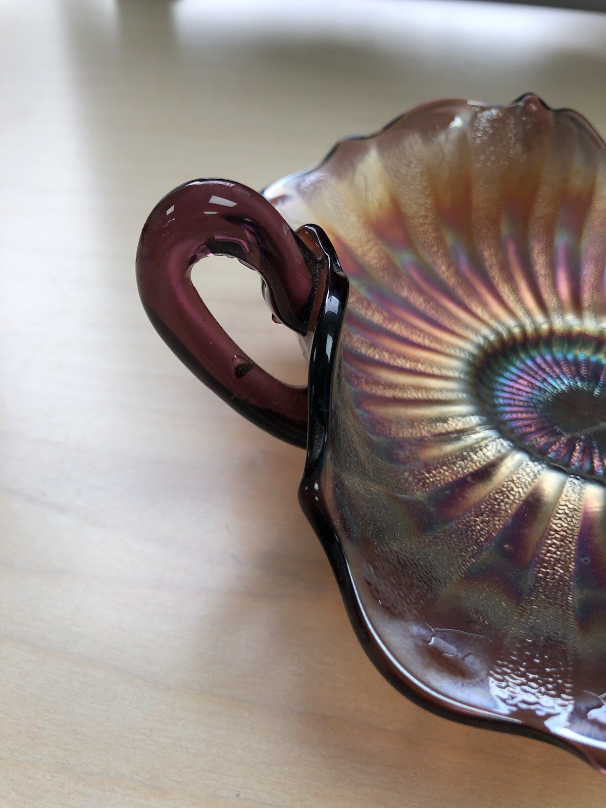FENTON Stippled Rays Purple Amethyst Carnival Glass Double Handle Bowl Dish