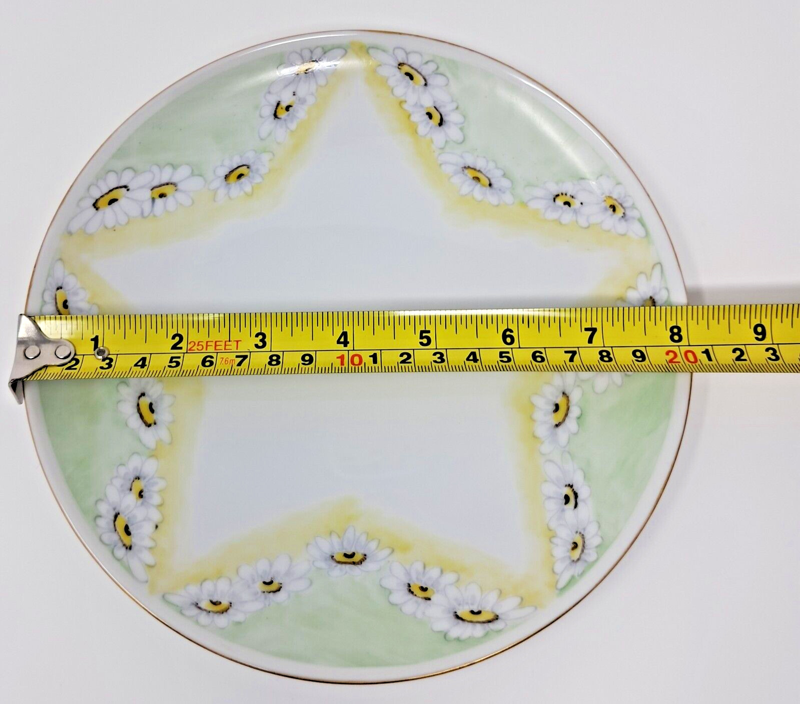 Daisy & Star pattern 8″ Porcelain Plate hand painted by M. A. Thomas decorative