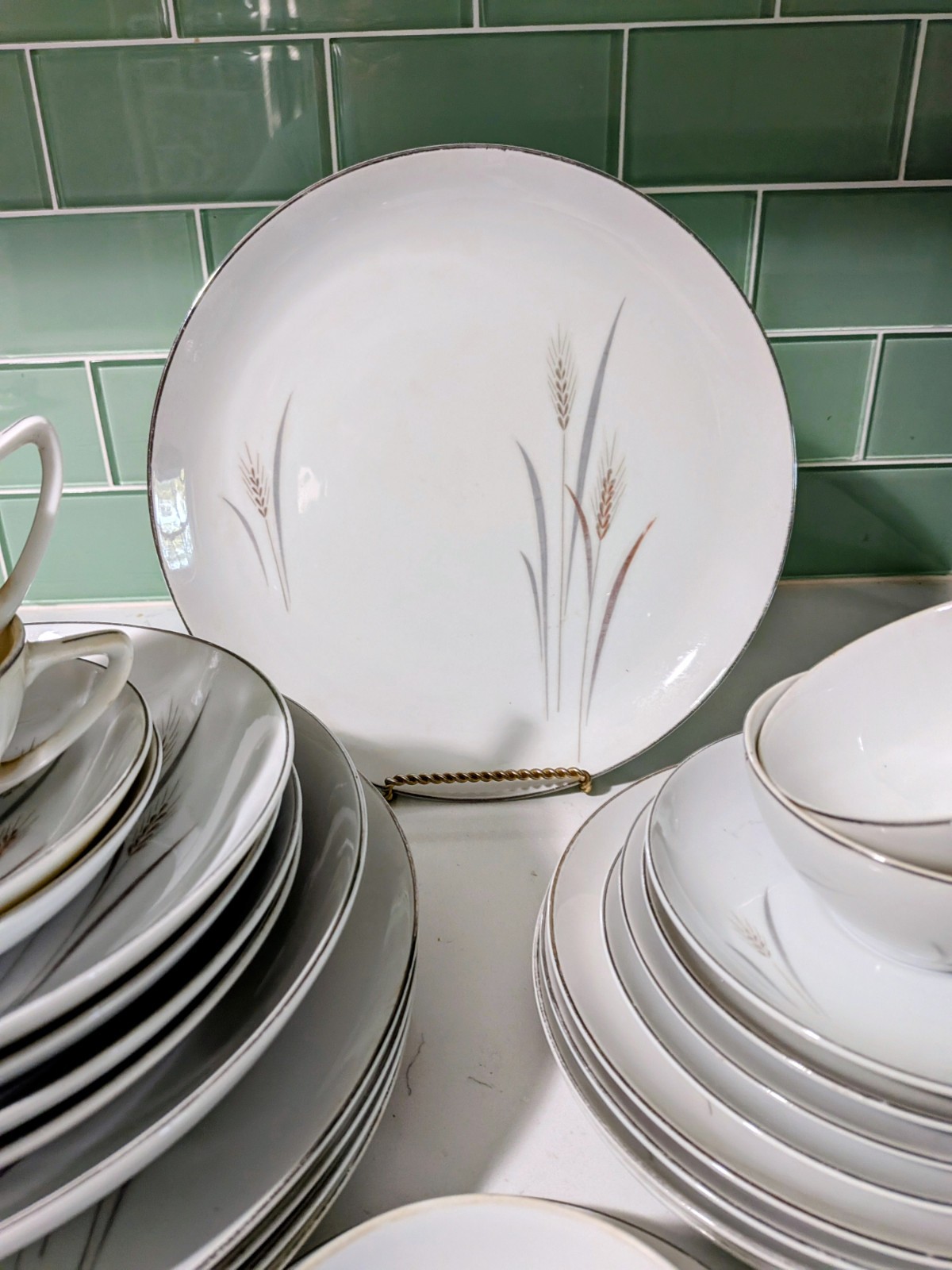 24 pc Set Of Vtg Fine China Japan Platinum Wheat Pattern No Chips Or Cracks