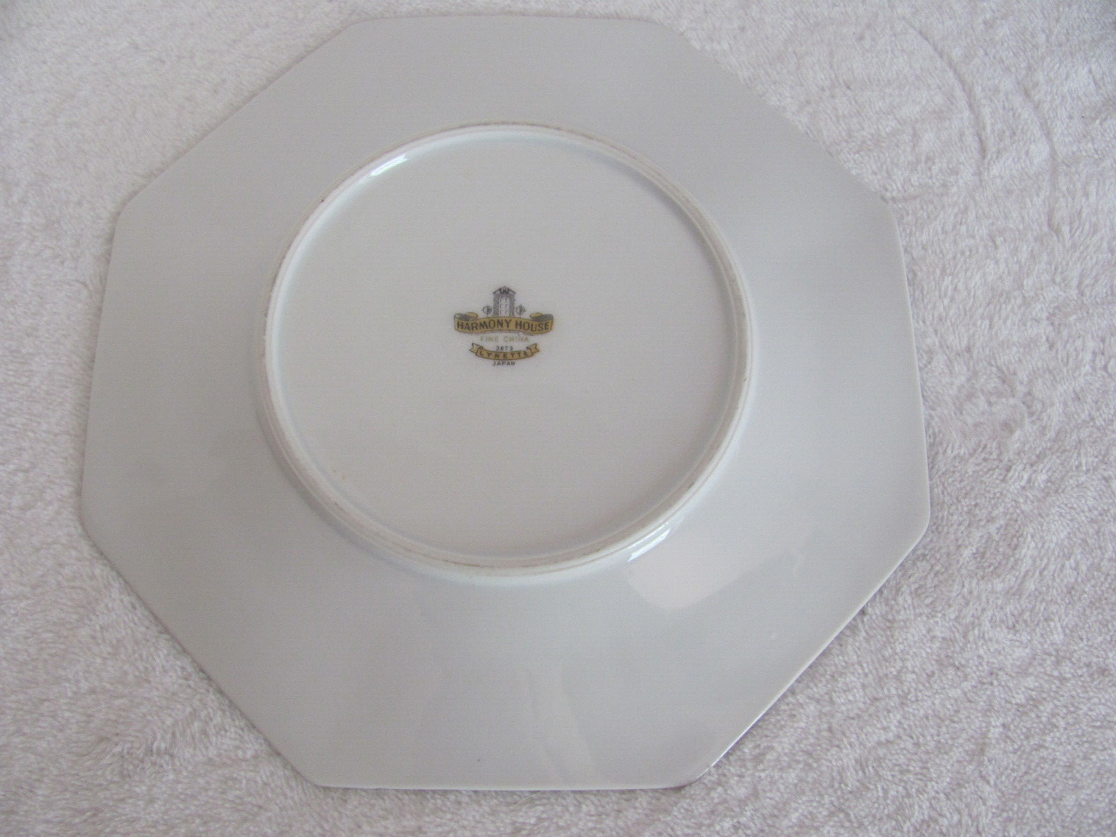 Harmony House Lynette-All White Octagon -7 1/4″ Salad Plates-Set of 6