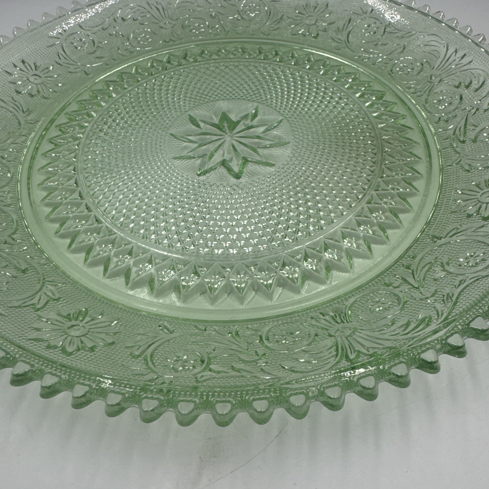 Vintage Tiara Indiana Sandwich Glass Chantilly Green 12” Round Serve TrayPlatter