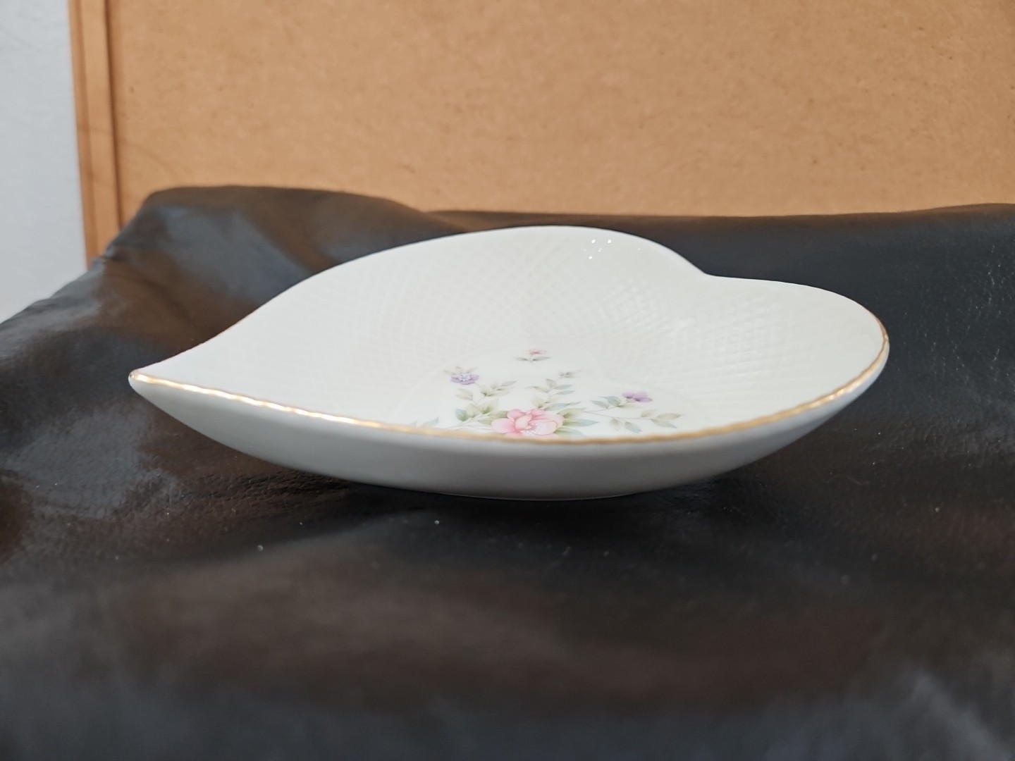 Mikasa Bone China Heart Shaped Bowl Trinket/Candy Dish Remembrance Floral