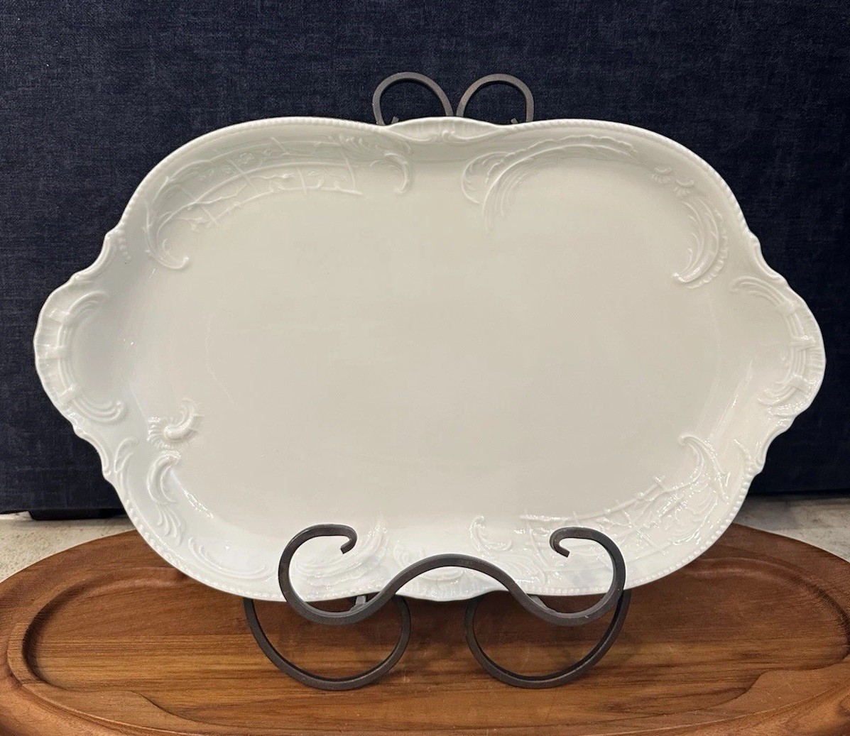 Vintage Rosenthal Embossed Classic Rose White Sanssouci 8.5×13.25″ Platter