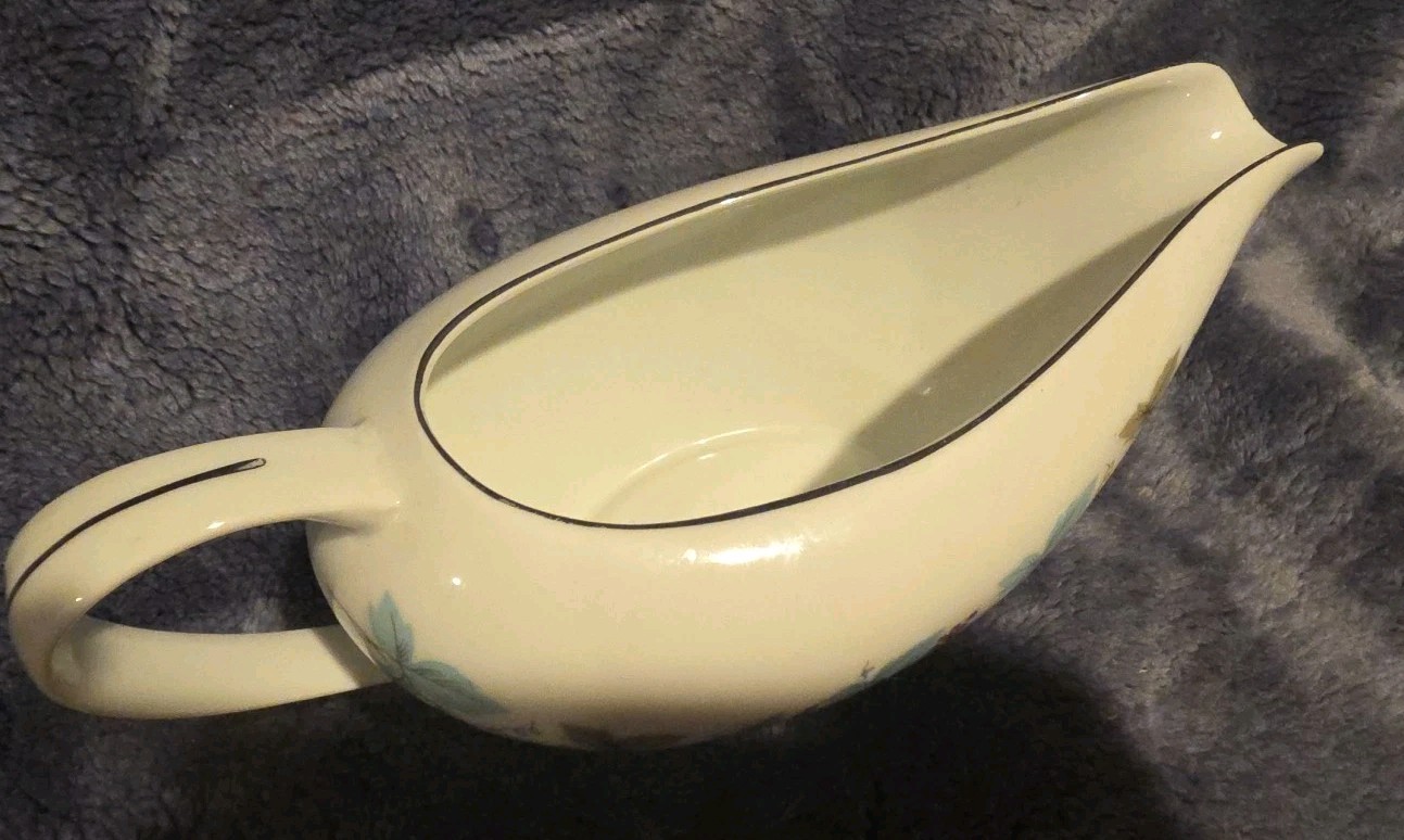 Vintage Fine China Japan Gravy Boat Floral Pattern 6701 Gold Trim