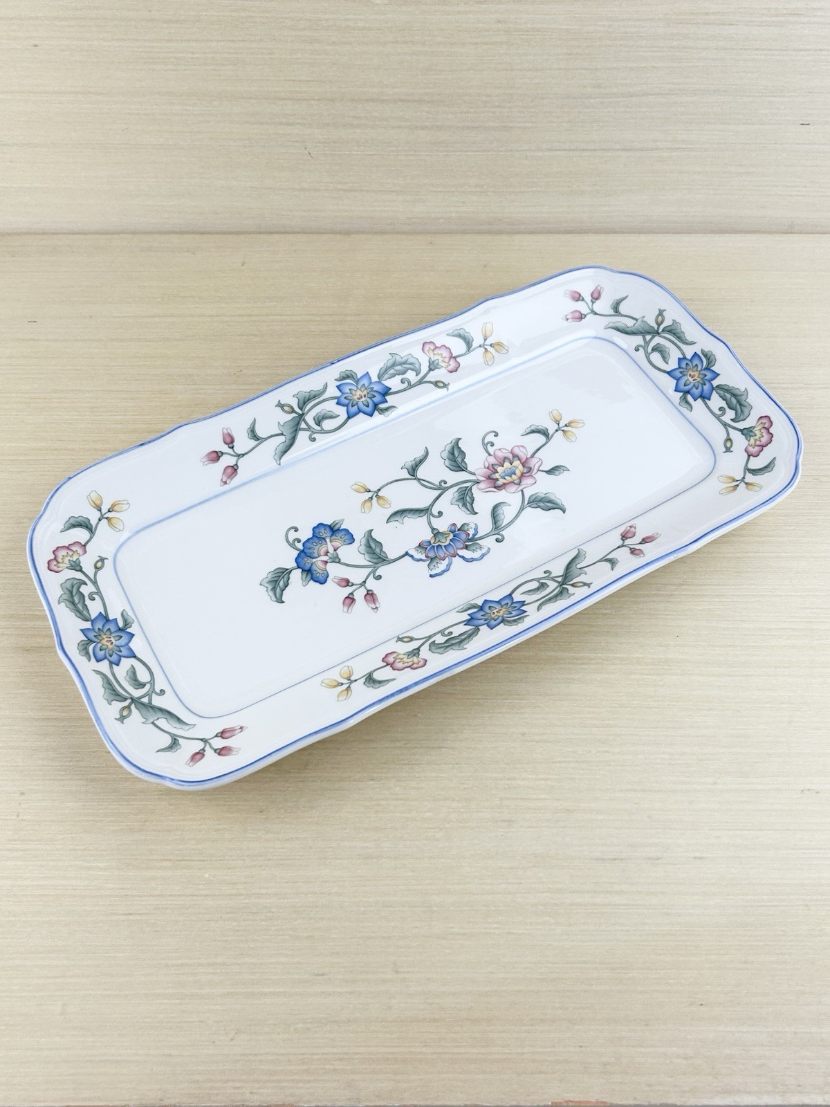 Villeroy & Boch Delia Sandwich Tray Vitro Porcelain 12 3/8 in X 6 3/8