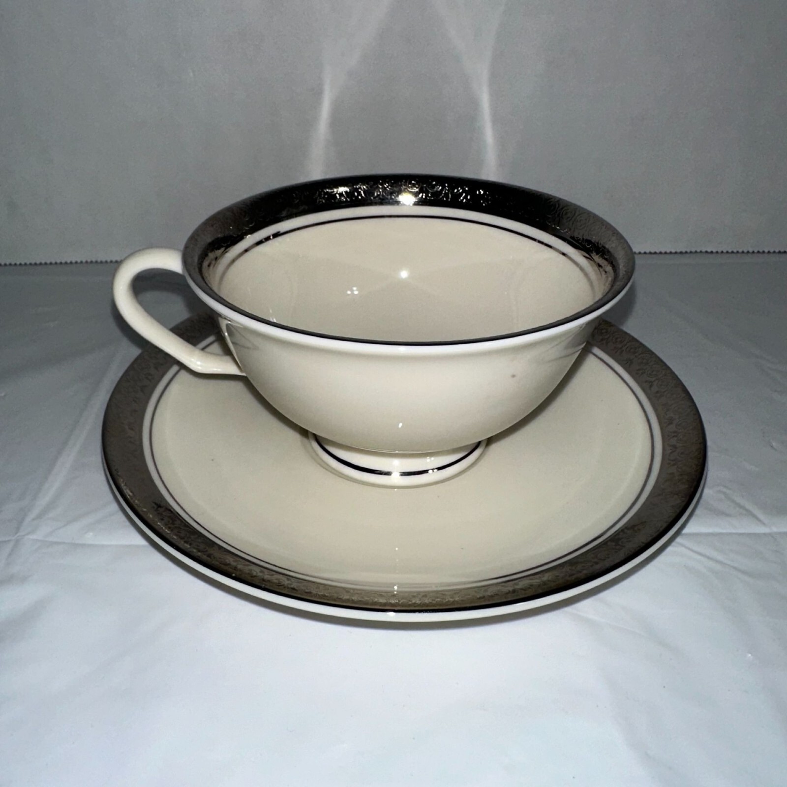 Renee Aladdin Fine China – Footed Cup/Saucer Set For Elegant Dining