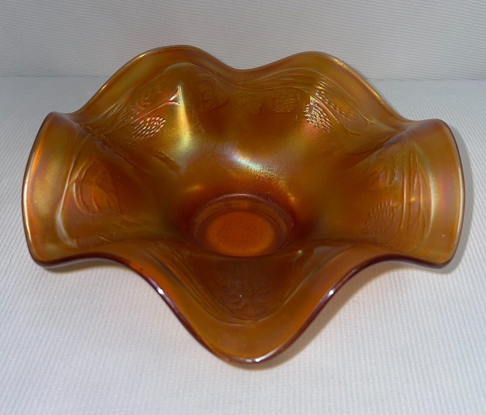 Fenton Marigold Carnival Glass Leaf & Berries Ruffled Edge Bowl 6×3 Inches
